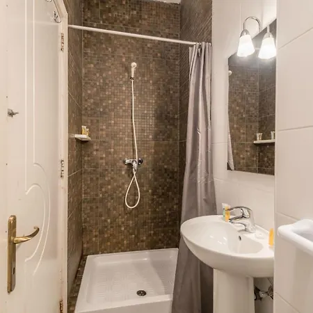 Fleur 3 Bedroom Apartment, Few Metres Away From The Seafront Apartment