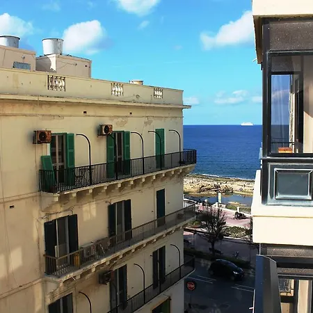 Apartman Fleur 3 Bedroom Apartment, Few Metres Away From The Seafront Sliema
