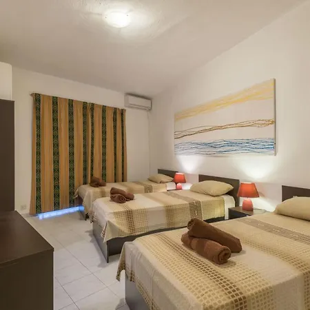 Fleur 3 Bedroom Apartment, Few Metres Away From The Seafront
