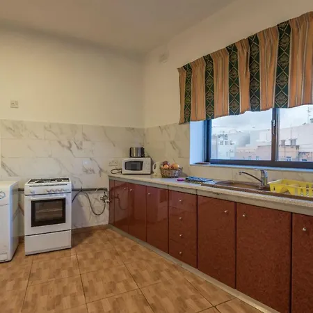 Fleur 3 Bedroom Apartment, Few Metres Away From The Seafront *